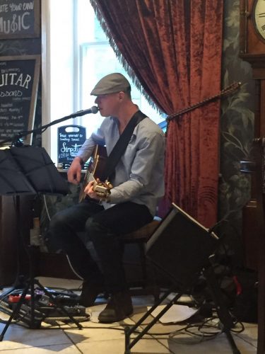 CHRIS MANLEY: ‘Acoustic Guitarist’ – Live Set